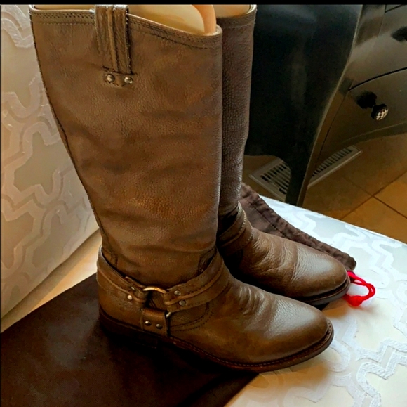 Frye Shoes - Frye Boots